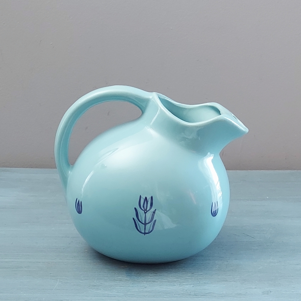 Blue Tulip Ball Pitcher - Picture 4 of 9
